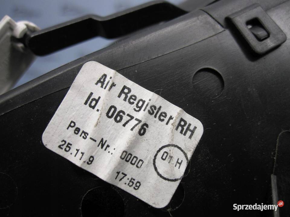 FORD FIESTA MK7 VII kratka nawiewu prawa środek sprzedam