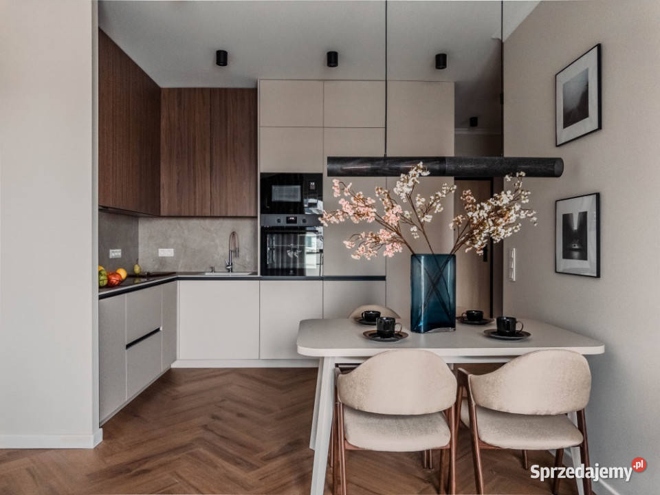 Eleganckie mieszkanie z widokiem Klimatyzacja Warszawa