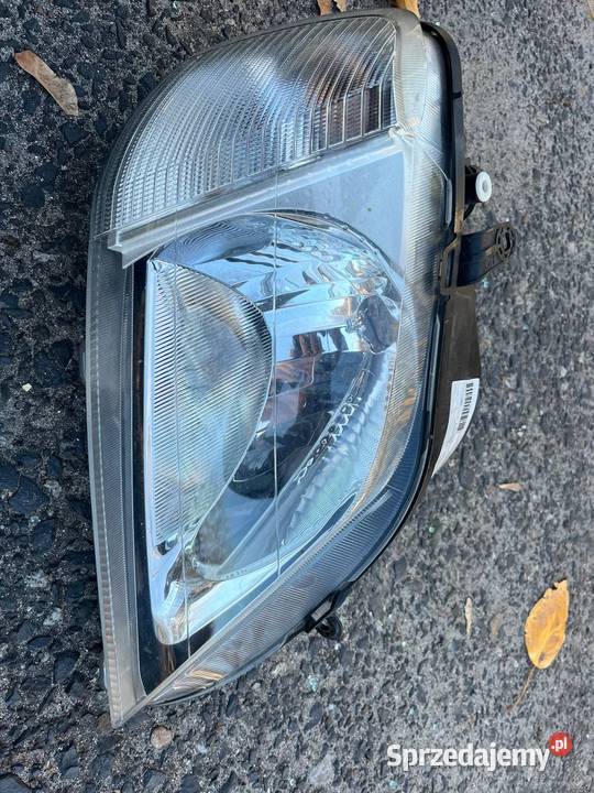 Lampy przód Dacia Logan Lampy przednie Warszawa