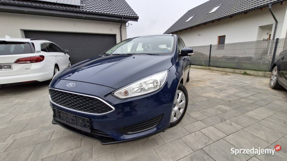 10Benzyna 100Zadbany 2015 granatowy Focus Tczew