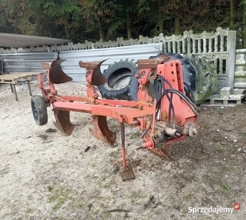 Pług obrotowy 3 skiby Kuhn