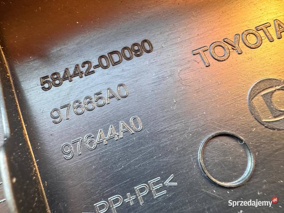 Osłona lewarka pod siedzenie Toyota Yaris III Brzesko sprzedam