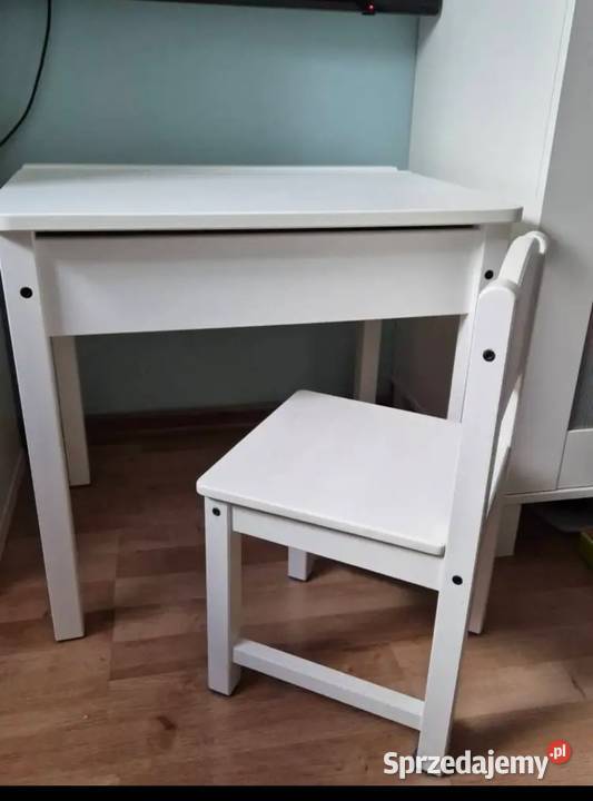 Łóżko stolik z krzesłem mazowieckie Sochaczew