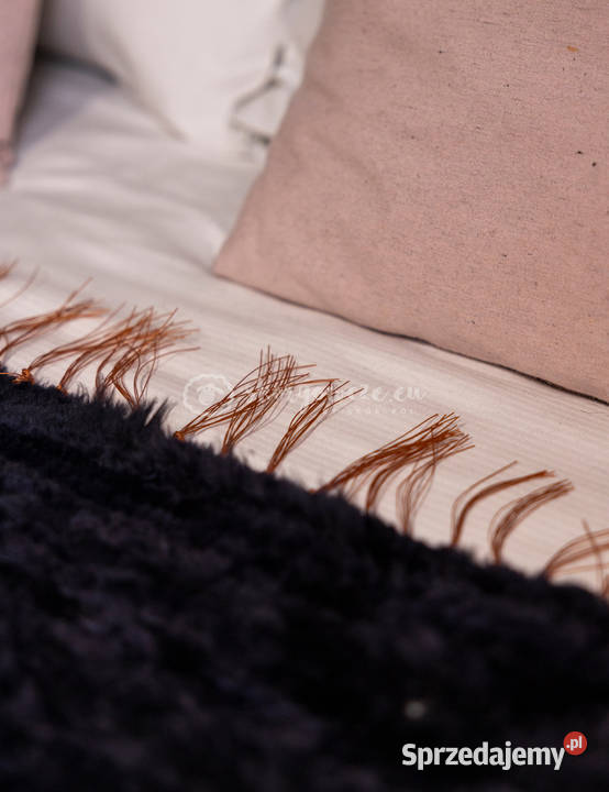 Dywan narzuta ze skór owczych tkana ręcznie Szaflary
