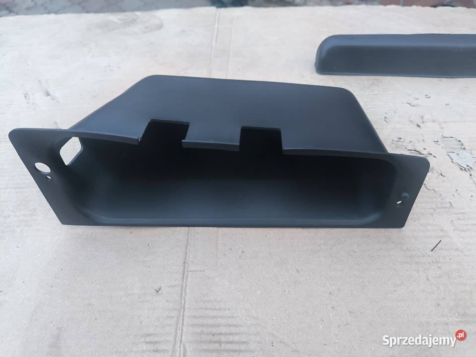Fiat 125p panele nawiewu powietrza schowek