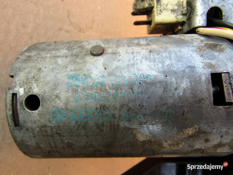 MECHANIZM WYCIERACZEK AUDI 80 B1 823955332 Mysłaków