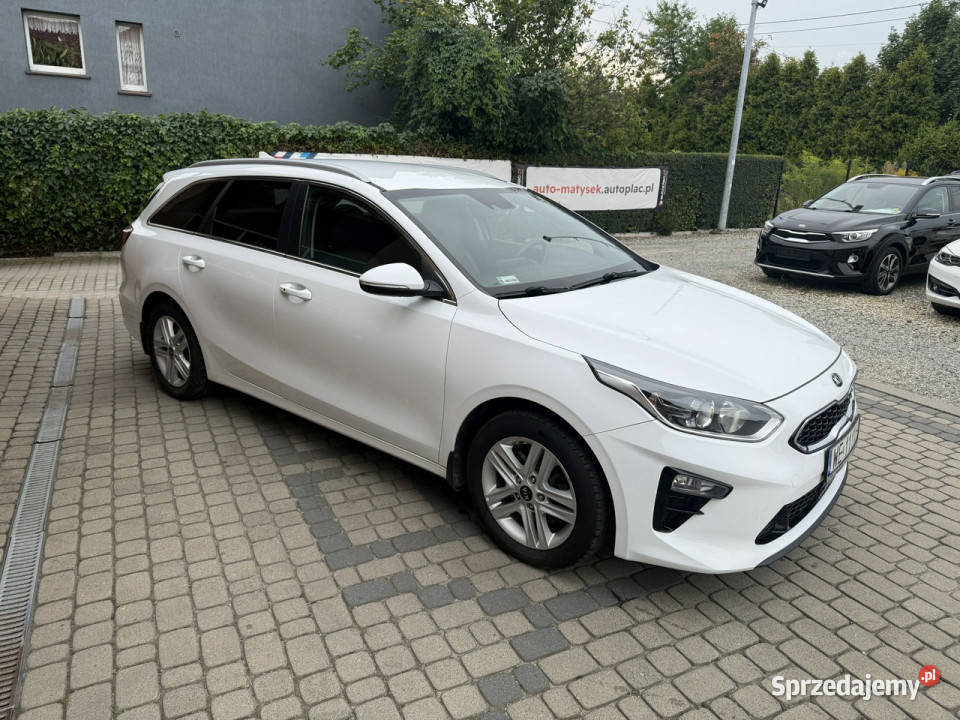 Kia Ceed 14 TGDI 140 Automat CarPlay Kamera III tempomat Orzech