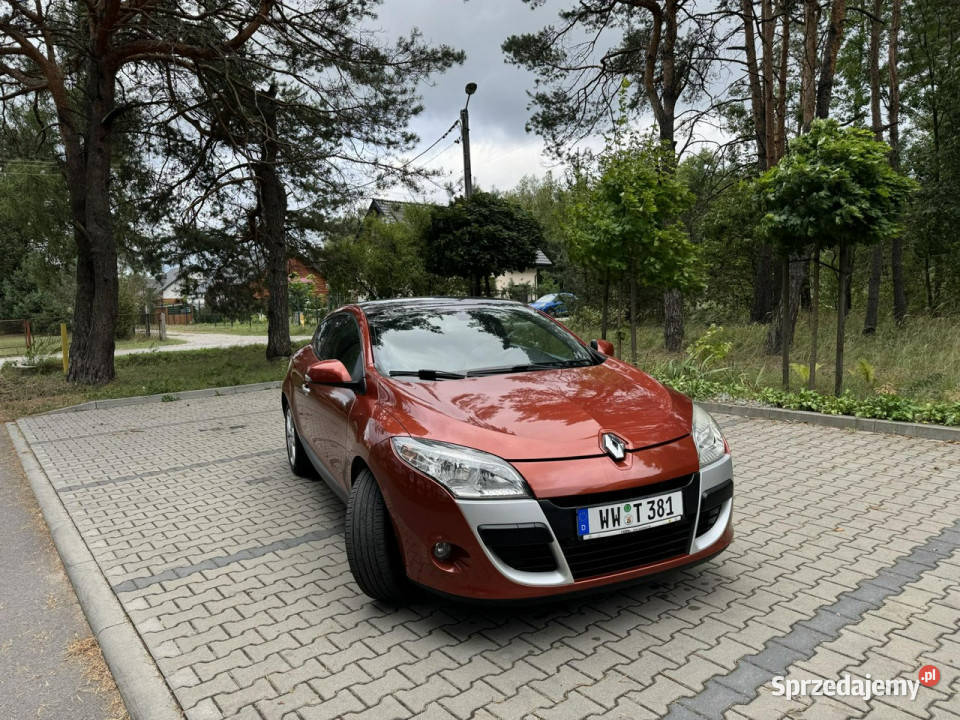 Renault Megane 2009 r 16 Keyless Go Panorama PDC Chechło