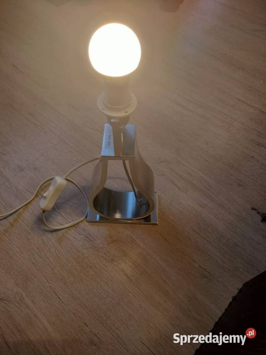 Lampka metalowa Ikea nowoczesny wzór Lampy stołowe i nocne Choszczno
