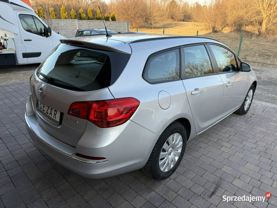 Opel Astra Sports Tourer Opel Astra 16 diesel ESP Opel Konradów