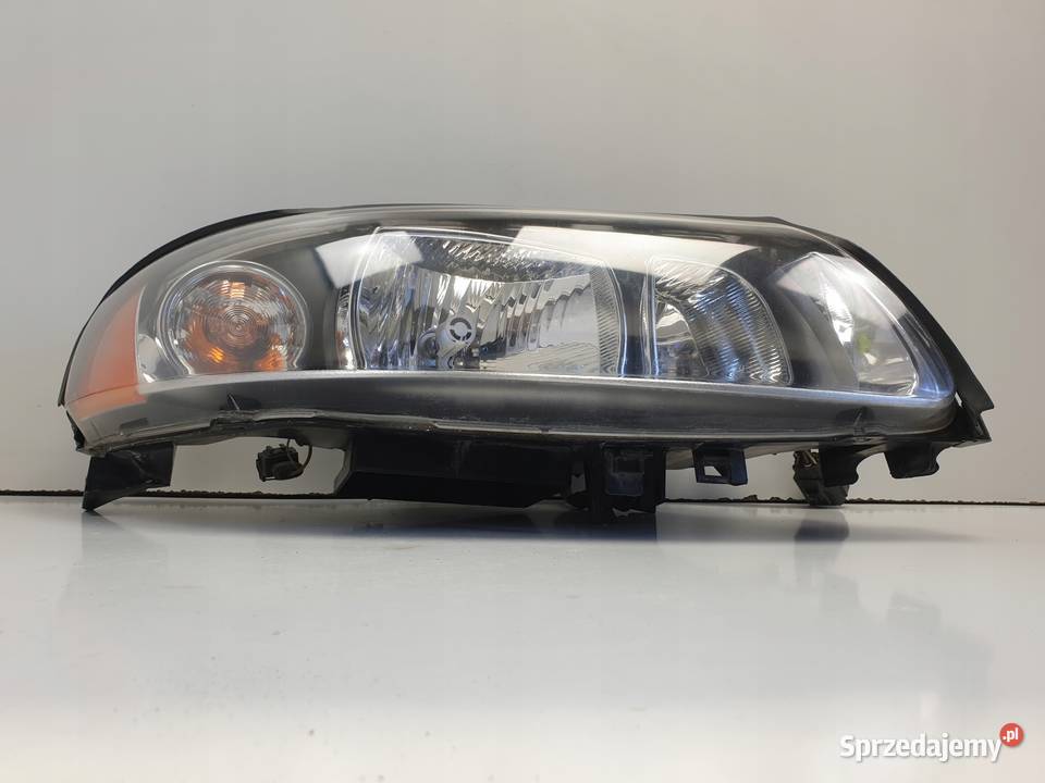LAMPA PRAWA Volvo S60 I V70 II LIFT PRZEDNIA lubelskie