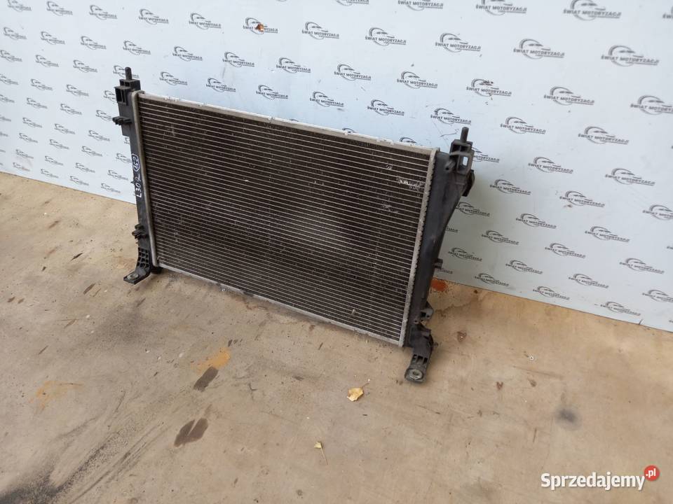 VW GOLF V 07r chłodnica wody osobowe Kielce sprzedam