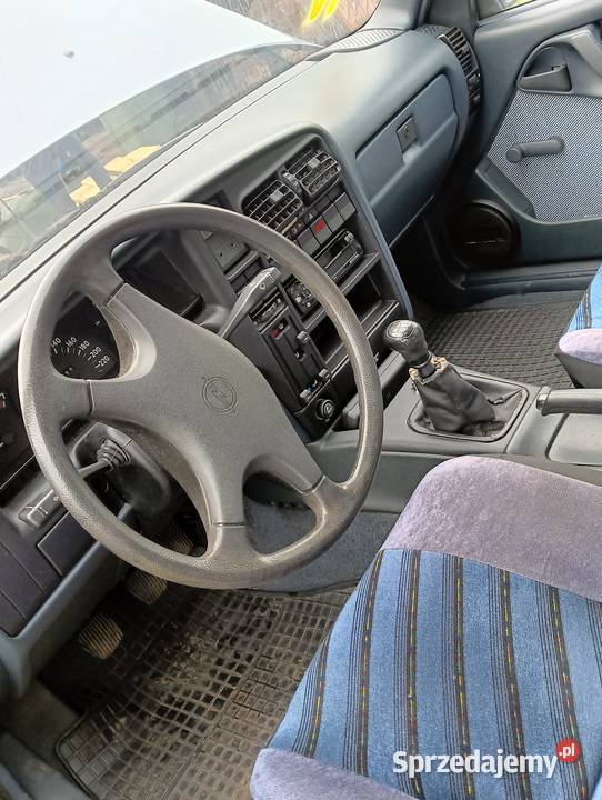 Opel omega A c20ne c24ne części mastka drzwi Pozostałe Wiązów