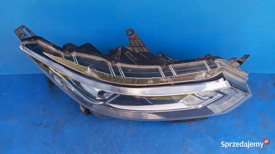 LAMPA REFLEKTOR PRAWY PRZÓD EU 10019009 NISSAN