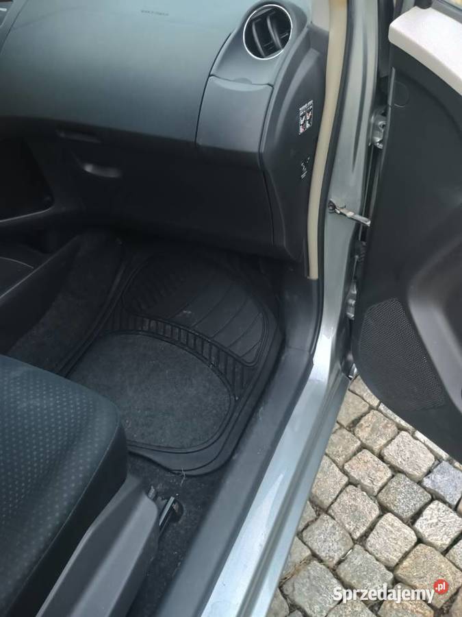 Toyota Yaris 14 d Rok produkcji 2010 Sanok