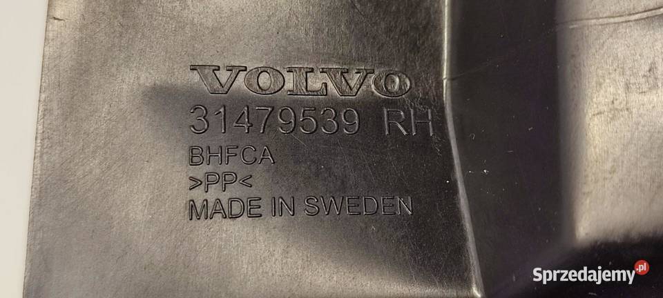 VOLVO XC40 OSŁONA ZAWIASU MASKI PRAWA 31479539