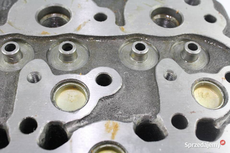Głowica KUBOTA L2000L2201 silnik DH1101 Tajęcina