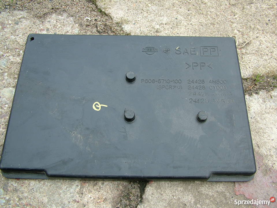 Nissan Qashqai podstawa akumulatora