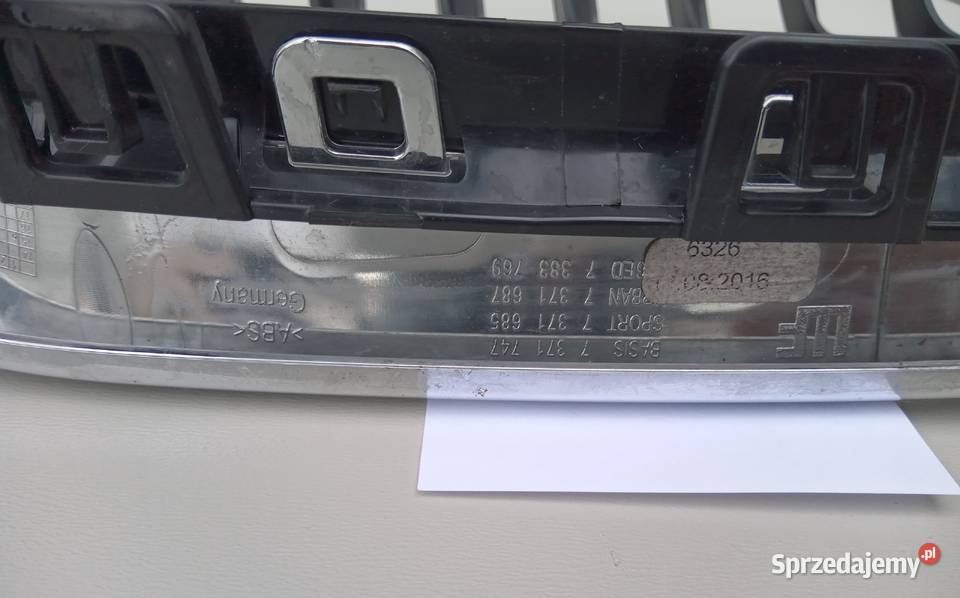 NERKA LEWA GRILL ATRAPA CHŁODNICY BMW 1 F20 F21 Nowy Tomyśl