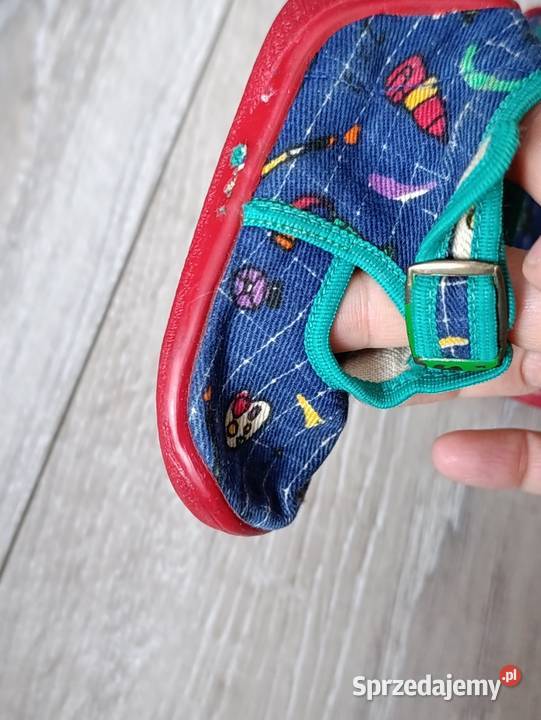 kapcie chłopięce rozmiar 18 długość wkładki 105 Poznań