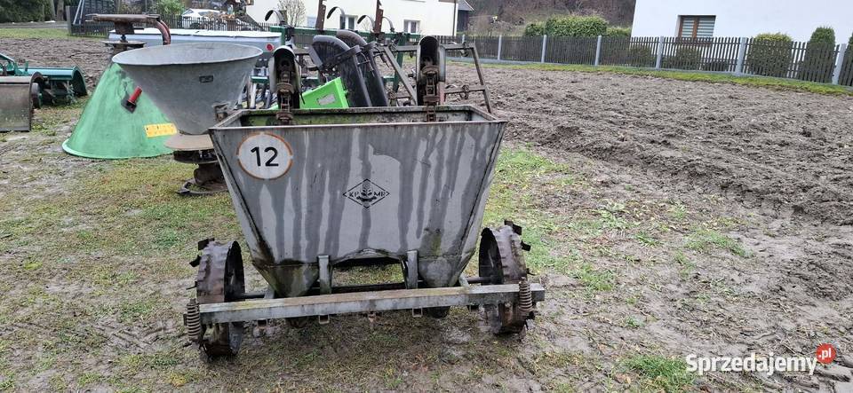 Sadzarka do ziemniaków nieuszkodzony Dębica