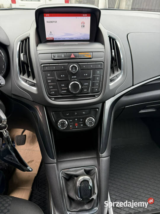 Opel Zafira 14 turbo 140 ładna świeżo czujnik parkowania