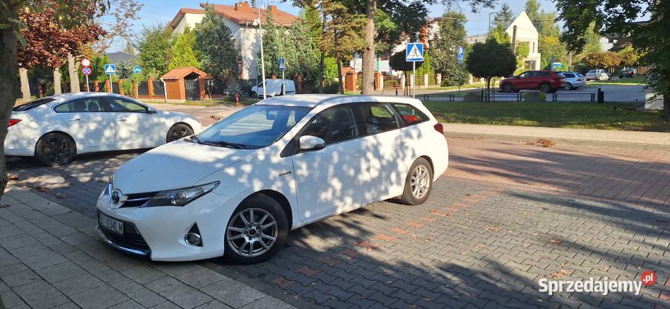 Toyota Auris hybrid Gaz LPG nieuszkodzony Radzymin