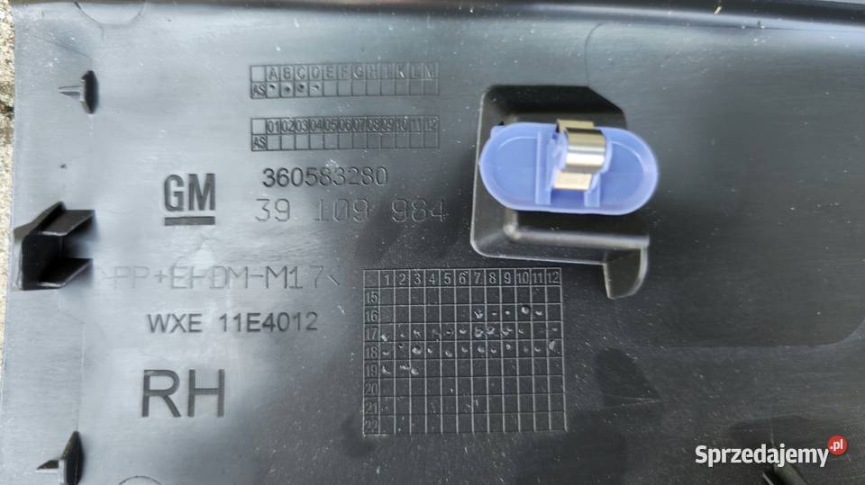 Osłony pokrywy bagażnika hatchback Opel Insignia Zamość