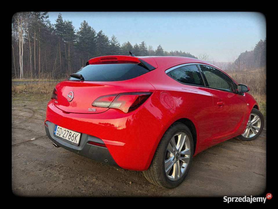 Opel Astra J GTC 20 CDTI 2012 nowy rozrząd