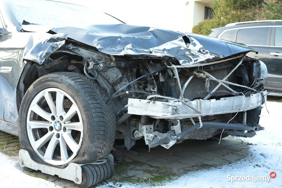 BMW 320 kombi 20 benzyna kolizji sprzedam