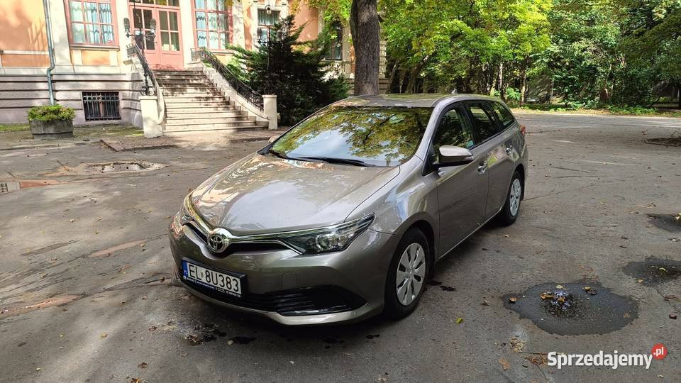 Toyota Auris benzynagaz lift 2015 salon Polska Łódź