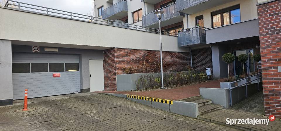 Miejsce garażowe w hali poz1 alPiastów Szczecin