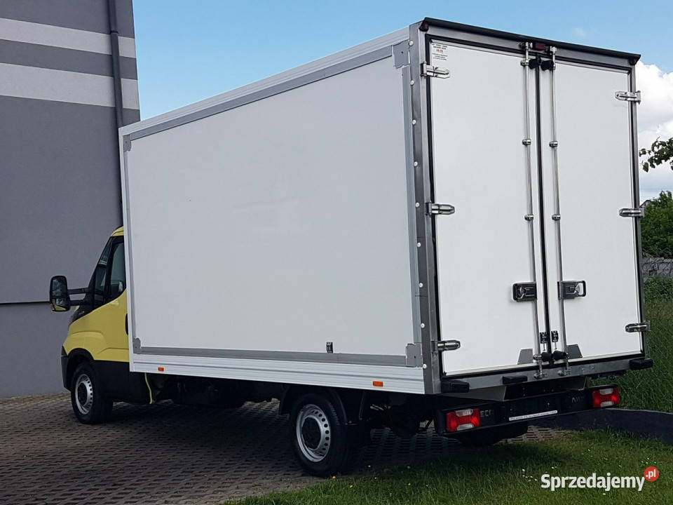 Iveco Daily KONTENER 8EP KLIMA 414x221x220 Rok produkcji 2017 Poręba