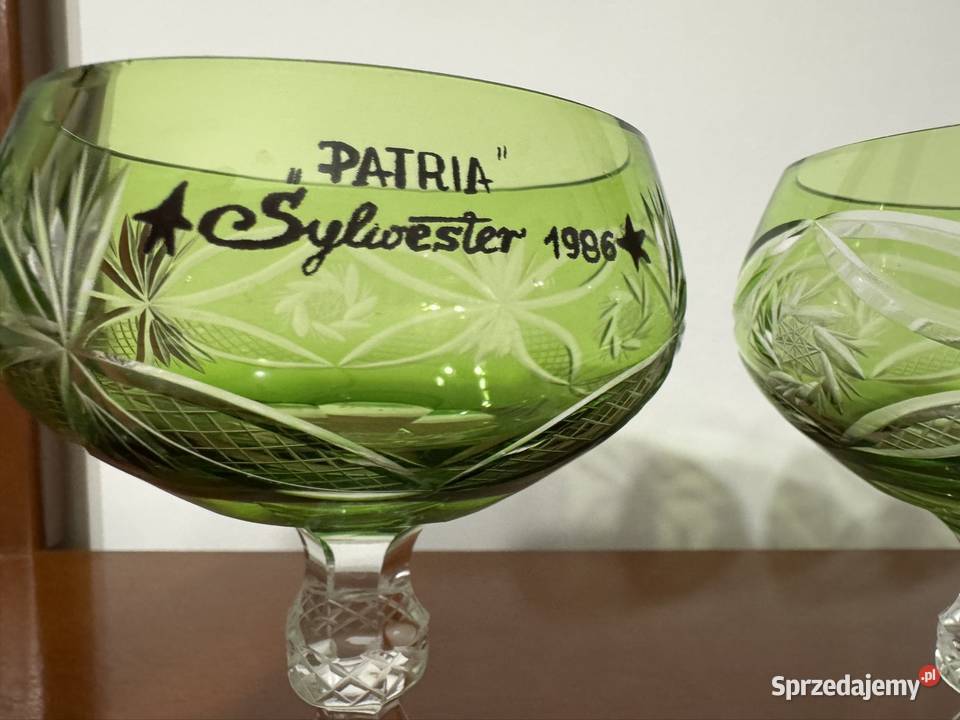 Kieliszki kryształowe zielone 2 sztuki z czasów zielony Częstochowa sprzedam