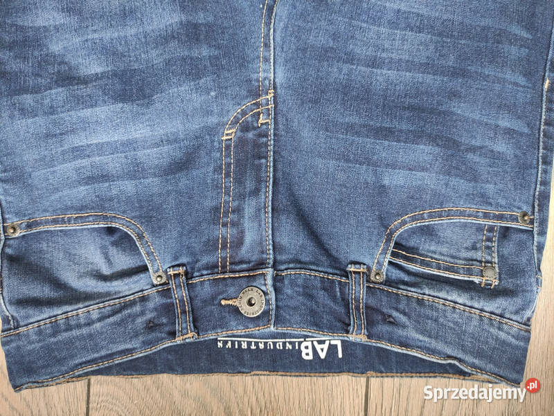 Damskie jeansowe spodnie r 152 XS Dąbrowica