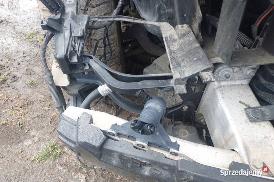 Pas przedni chlodnica bmw e60 e61 Lift