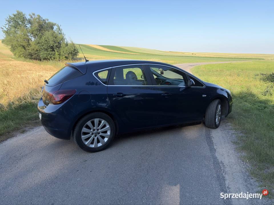Opel Astra J 14 benzyna Klima Zarejestrowany w Polsce Pilica
