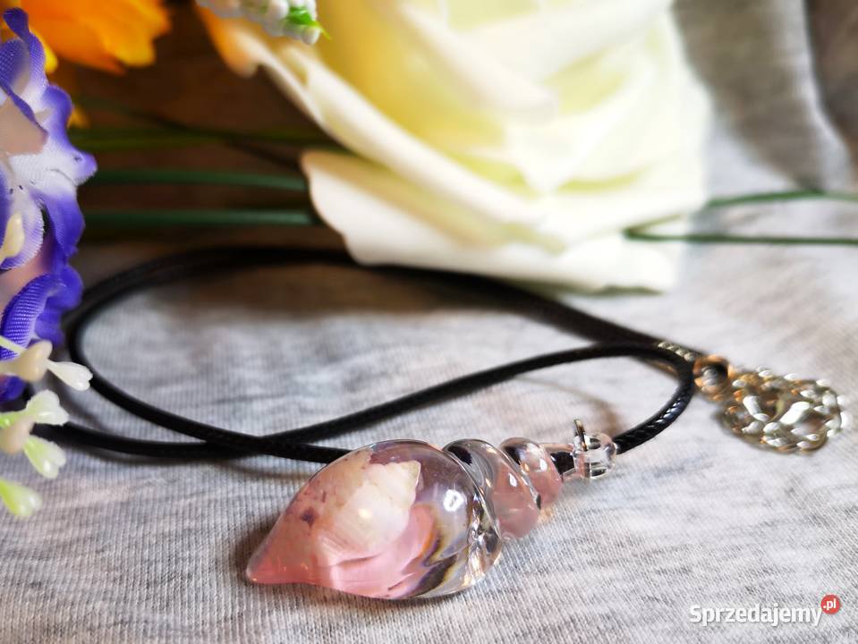 Naszyjnik z muszelką zatopioną w żywicy kolor świętokrzyskie Kielce