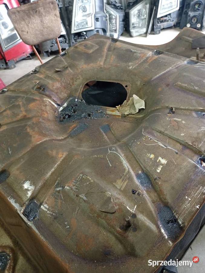 Podłoga bagażnika fiat 125p