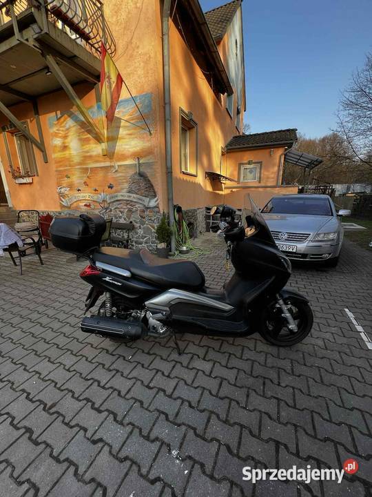 Skuter maxi TBG Xmotion 125250 na kat B