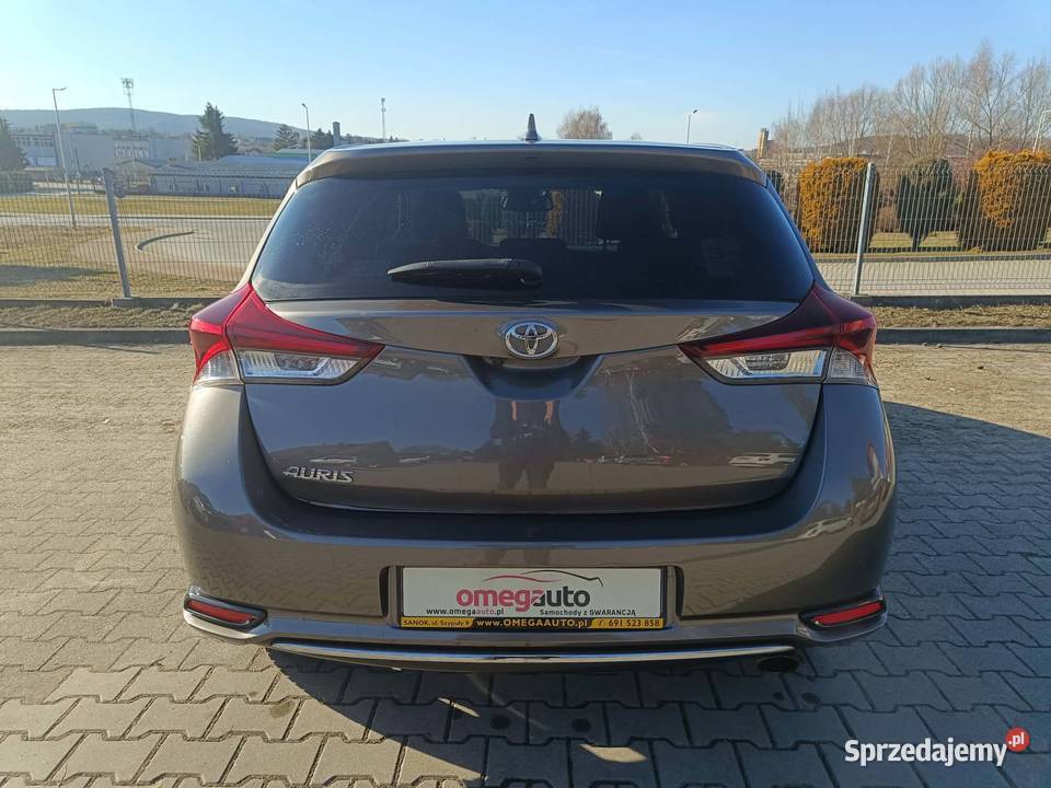 Toyota Auris II Hatchback 5d Facelifting 12 D4T radio Sanok