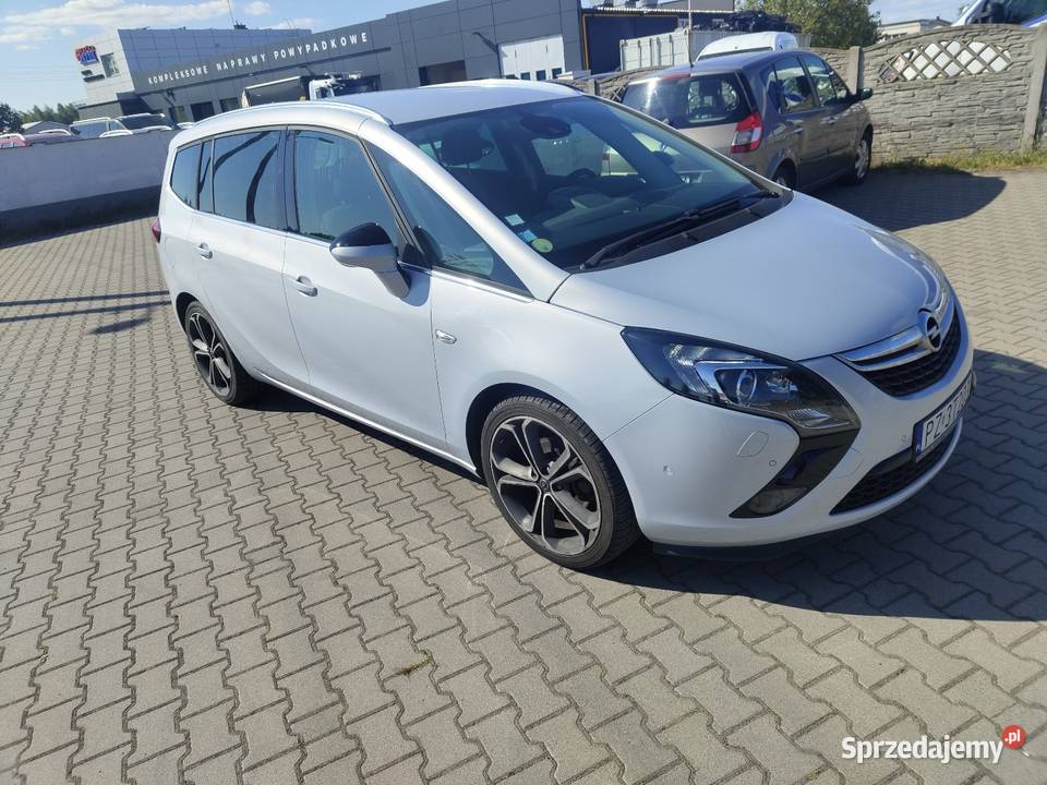 Opel Zafira C 16 CDTI 136 COSMO regulowane zawieszenie Zafira Murowana Goślina