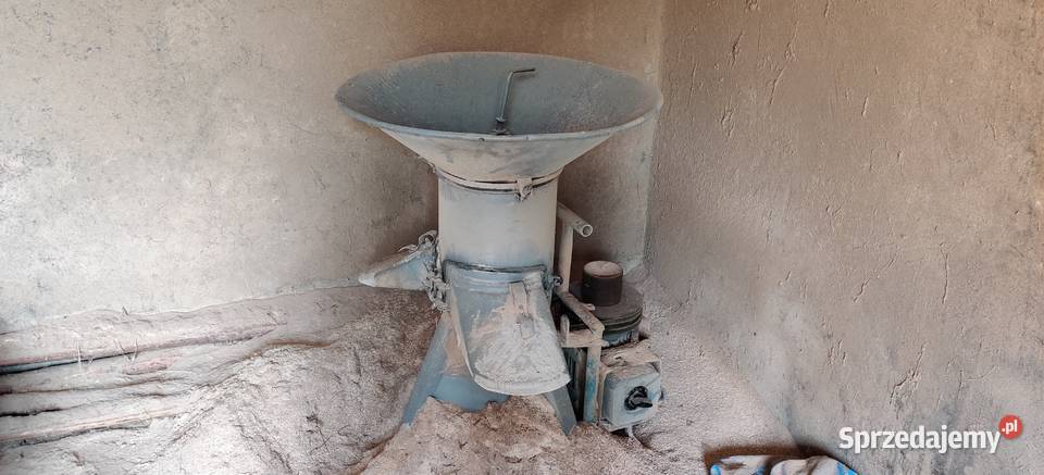 Młyn bijakowy rozdrabniacz Bąk 75Kw śląskie Hutka
