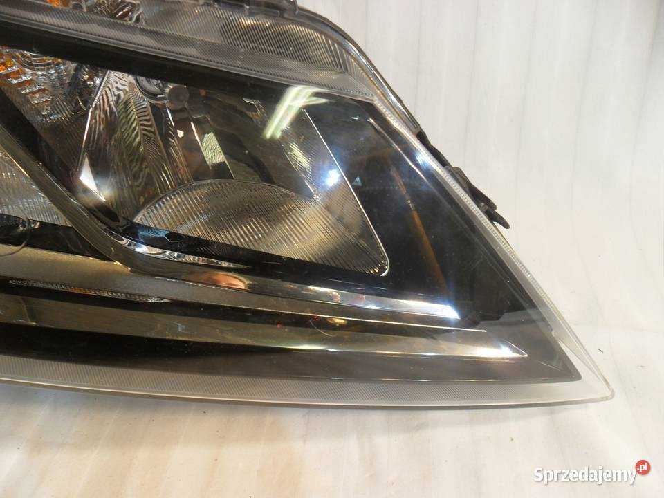 LAMPA PRAWY PRZÓD EU 5F1941006B SEAT LEON III 3