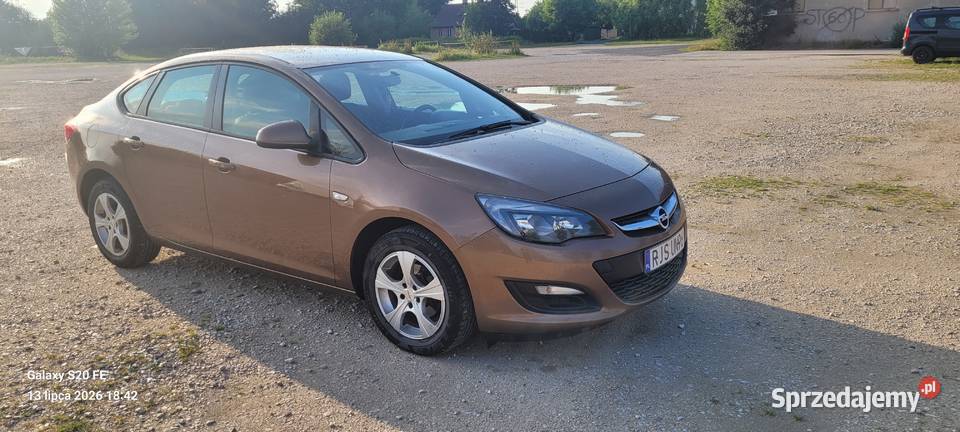 Astra j 14 turbo 2016 złoty Tarnów sprzedam
