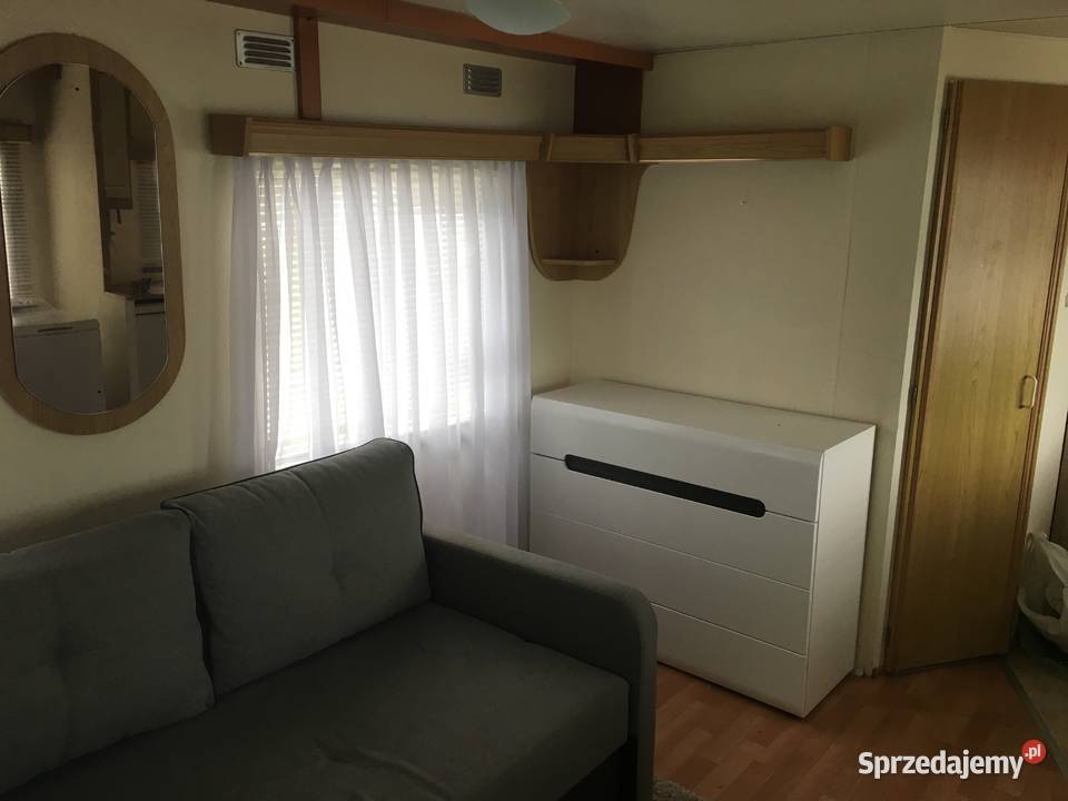 zadbany domek holenderski Czernica