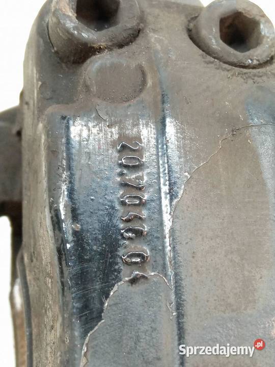 ZACISK HAMULCOWY PRAWYY PRZÓD 50 V8 20704604 sprzedam
