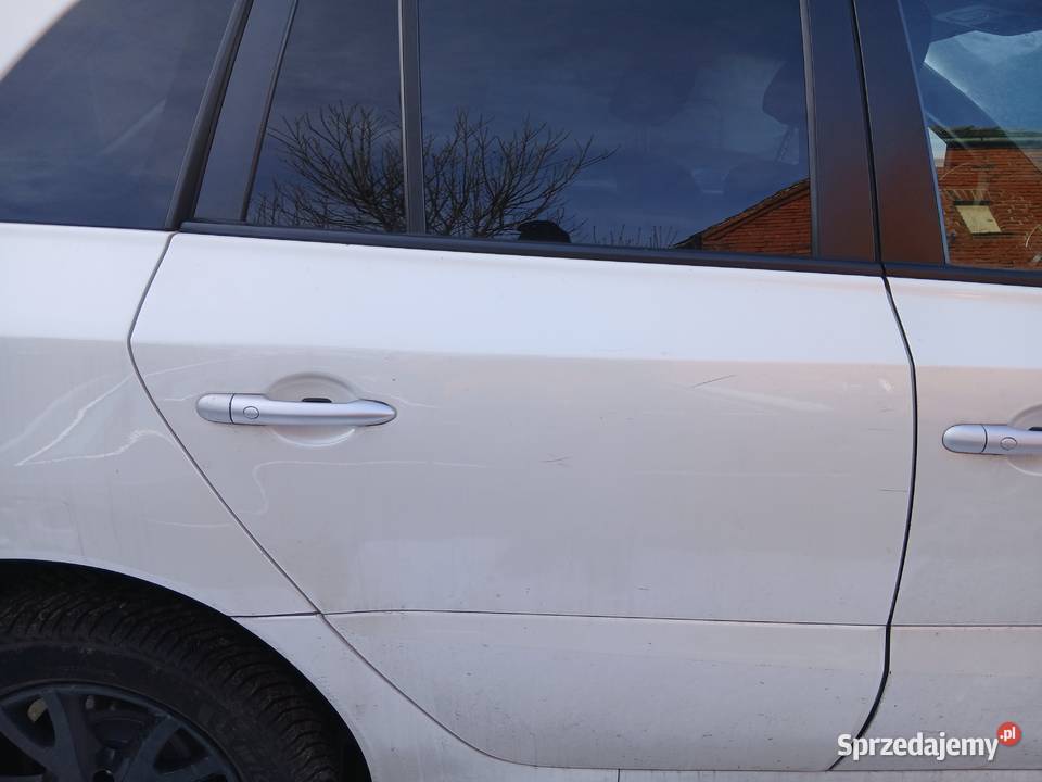 Listwa nakładka drzwi Renault Koleos prawy tył Szczerbice