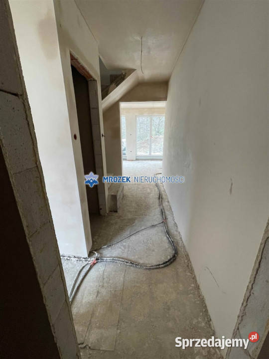 Dom bliźniak 15098m2 Strumień 270m2