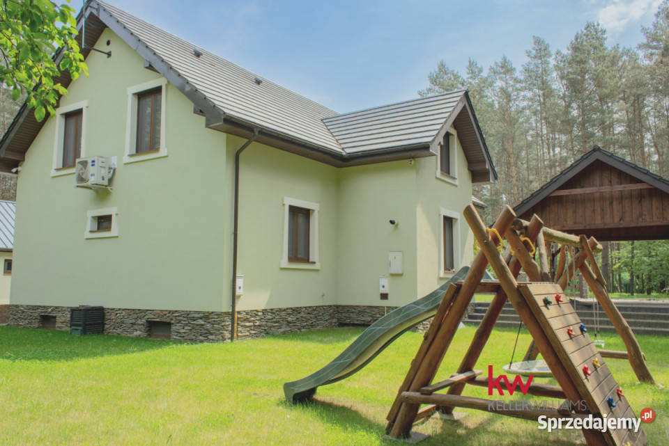Dom wolnostojący Smolniki Powidzkie 270m2 Liczba pokoi 8